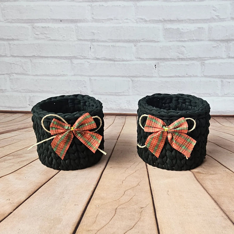 Kit Porta Panetone de Crochê Preto com laço Vermelho